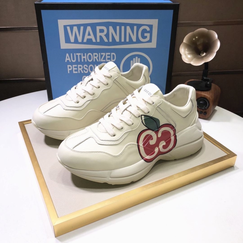 G*u*i casual shoes